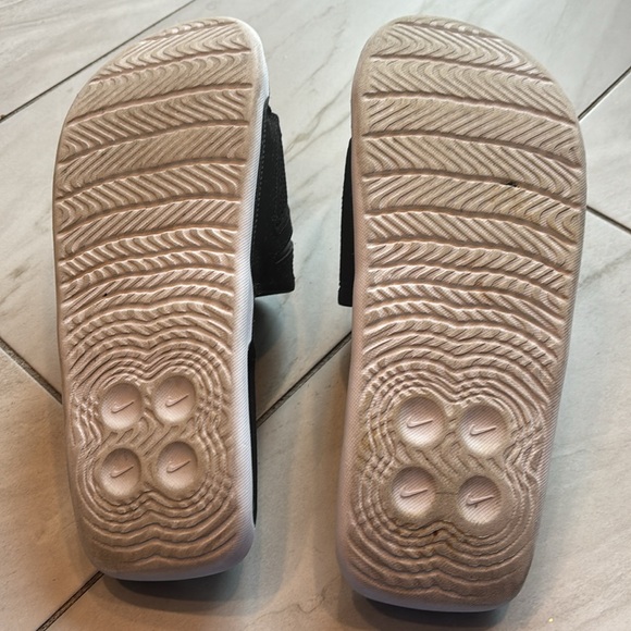 Men’s Nike Air Max Slides - Picture 2 of 4